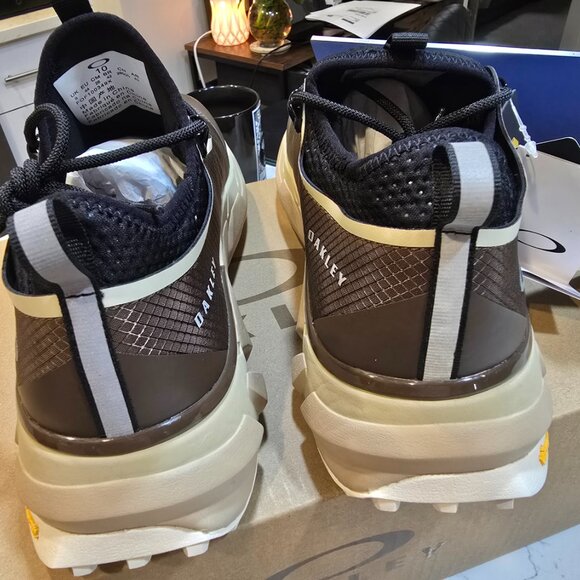 MENS OAKLEY LIGHT SHIELD - BROWN/BLACK/BEIGE HIKING TRAIL MENS SIZE 10 SHOES NEW - Picture 7 of 14